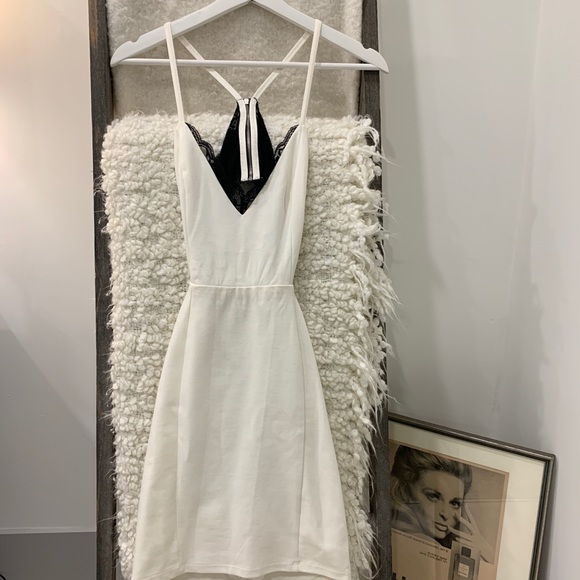 White/Black Lace Bodycon Dress